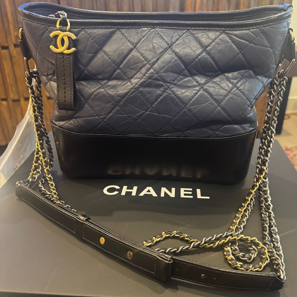 CHANEL
Aged Calfskin Quilted Medium Gabrielle Hobo Navy Black